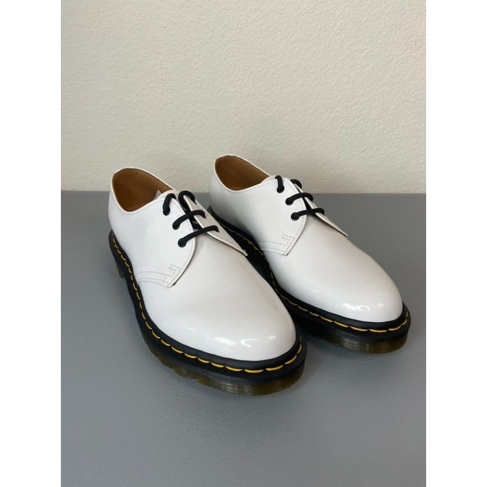Doc Marten's women's US 8 white patent‎ lamper oxford dress shoes leather
